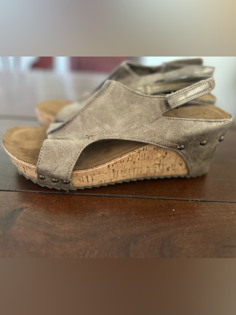 Pierre Dumas Cork Wedge Sandals – Metallic Taupe